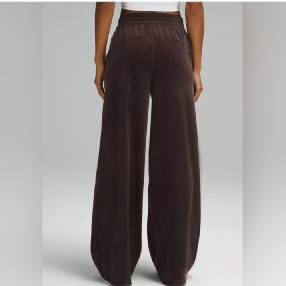 *EUC* Lululemon Scuba MR Wide-Leg Pant- Size 8 - Picture 3 of 12